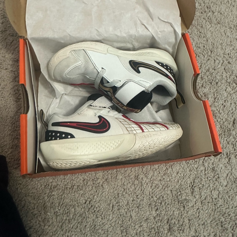 Nike GT Cut 3 Kids size 11.5